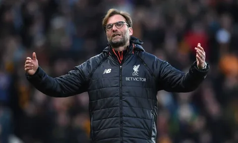 Thói quen khó hiểu của Liverpool