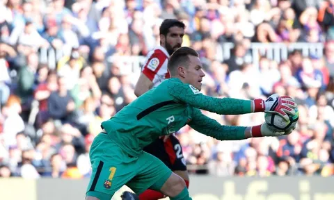 Thủ môn của Barca trên đường lập kỷ lục