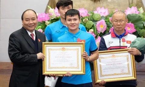Tổng cục TDTT lý giải việc trao Huân chương Lao động cho Tiến Dũng, Quang Hải