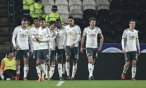 Thua bạc nhược Hull City, Man Utd vẫn góp mặt tại Chung kết