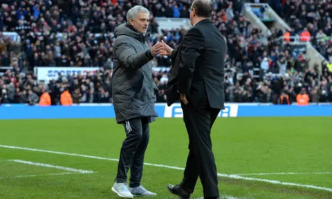 Thua Newcastle, Mourinho kéo dài cơn ác mộng mang tên Benitez