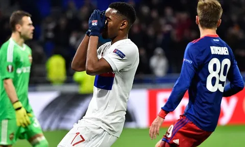 Thua sốc trên sân nhà, Lyon ngậm ngùi chia tay Europa League