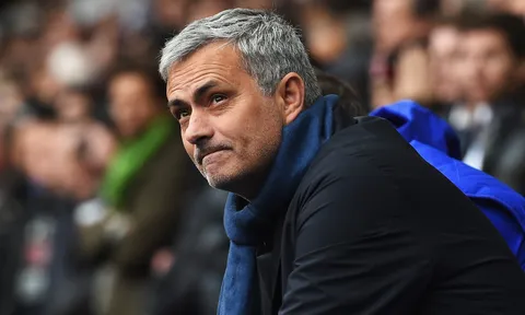 Tiết lộ: Oezil bị Mourinho mắng 'sấp mặt'