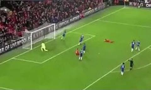 Tình huống bỏ lỡ khó tin của Firmino vs Chelsea