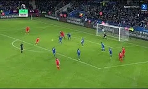 Tình huống 'công nhân' Nathaniel Clyne hóa thành Di Maria