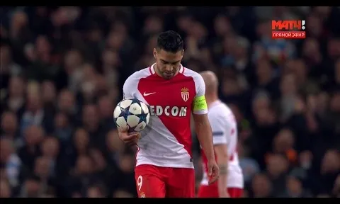 Tình huống hỏng ăn 11m đáng tiếc của Radamel Falcao trước Man City