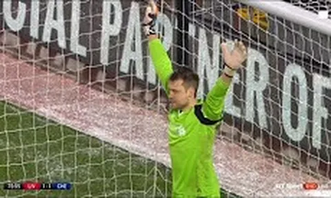 Tình huống Mignolet đánh bại Costa trên chấm 11m