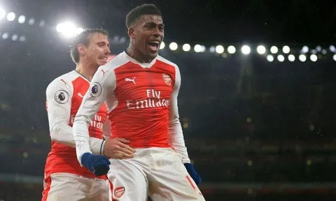 Toả sáng ở vai trò mới, Iwobi vẫn chưa làm Wenger hài lòng