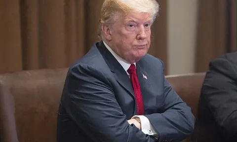 Tổng thống Donald Trump khiến MU lỗ nặng