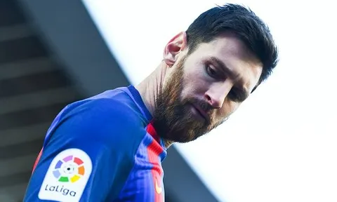 Top 10 bàn solo đẹp nhất của Messi