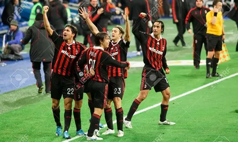 Trận cầu kinh điển: Real Madrid 2-3 AC Milan (2009/10)