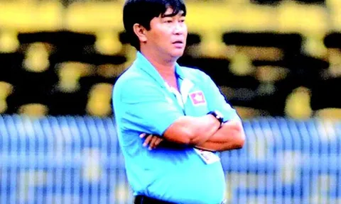 Trần Minh Chiến và… “cả nhà đá bóng”