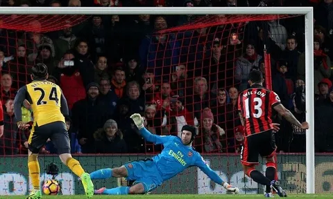 Trọng tài biếu không cho Bournemouth một quả phạt đền?