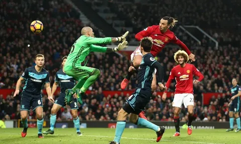 TRANH CÃI: Trọng tài lại "ám" Man Utd, Ibrahimovic mất oan bàn thắng
