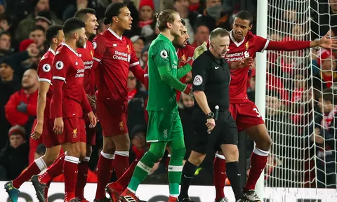 Trọng tài xin lỗi Liverpool vì sai lầm trong trận đấu với Tottenham