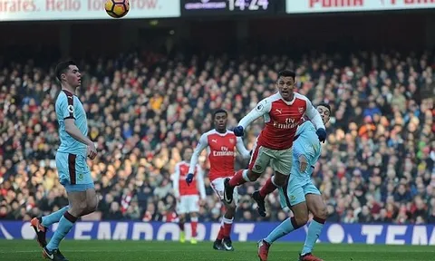 TRỰC TIẾP Arsenal 2-1 Burnley: Nghẹt thở phút cuối (Kết thúc)