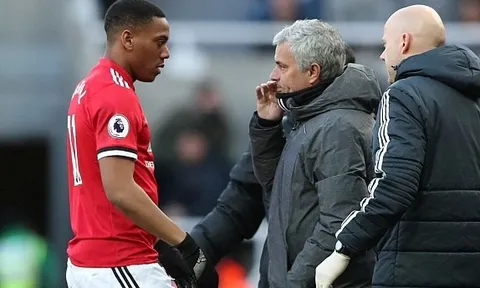 TRỰC TIẾP Newcastle 1-0 Man Utd: Martial quá đen đủi (KẾT THÚC)