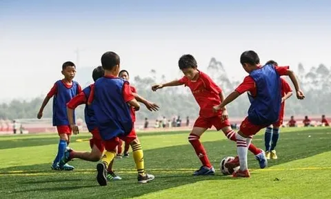 Trung Quốc bùng nổ học viện bóng đá với tham vọng 'hóa rồng'