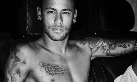 Trước đại chiến với Real, Neymar lại gây bão