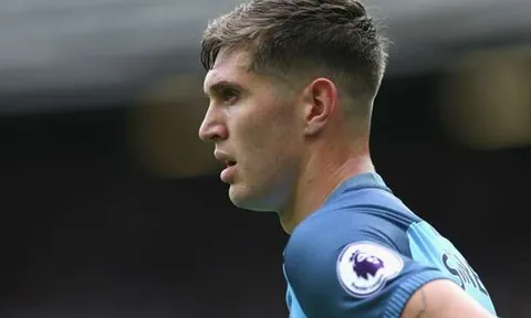Trước tin đồn tái hợp Everton, John Stones phản ứng ra sao?