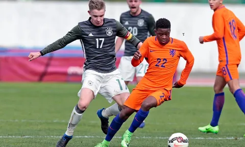 Từ Hà Lan, Ajax gửi tin vui cho thành Manchester