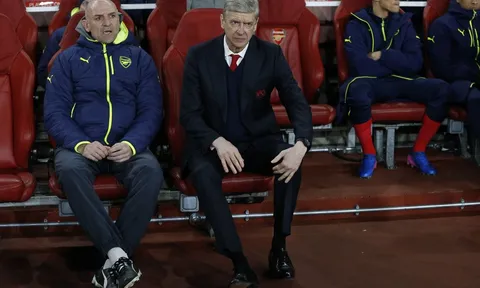 Tương lai Wenger: Vẫn rối như tơ vò