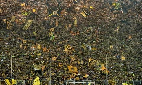 Dortmund: Khi “Bức tường vàng” sụp đổ