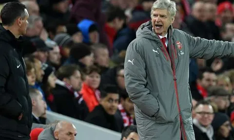 Tuyệt vọng, Wenger trút giận lên đầu trọng tài chính
