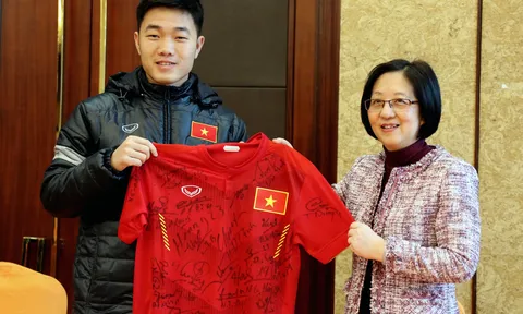 U23 Việt Nam đón đoàn khách đặc biệt