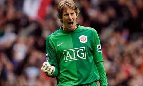 Van der Sar - Người Hà Lan bay vĩ đại tại Old Trafford