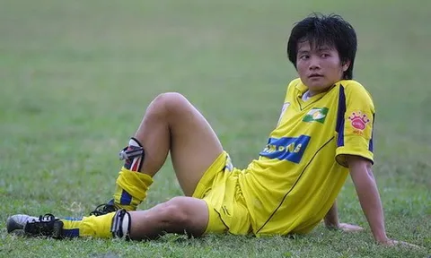 'Thần đồng’ bóng đá Việt Nam theo nghiệp ‘gõ đầu trẻ’ ở SLNA