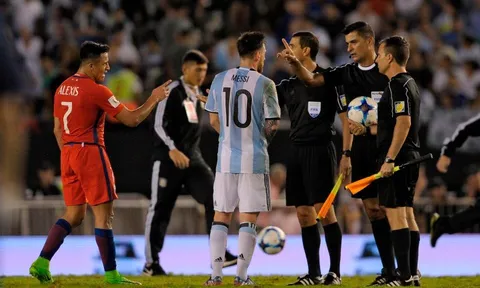 Vì Messi, Barca phát hờn FIFA