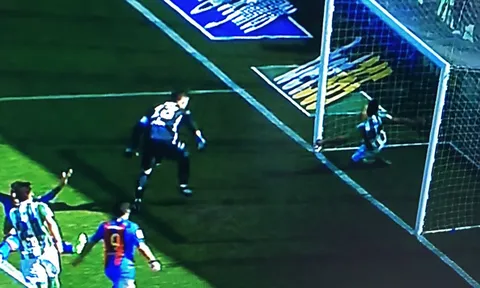 Video tình huống Barca bị xử ép trắng trợn
