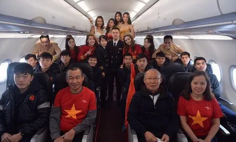 VietJet CHÍNH THỨC xin lỗi vì sự phản cảm trên chuyến bay đón U23 Việt Nam