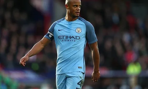 Vincent Kompany kêu gọi Premier League giảm giá vé