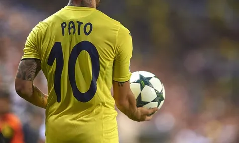 "Vịt con" Pato hồi sinh trong màu áo Villarreal