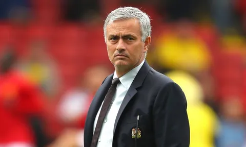 Với "phiên bản lỗi" của Ibra, Man United sẽ chơi bài tẩy trước Chelsea