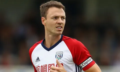 Vụ Arsenal mua Jonny Evans xuất hiện tình tiết mới