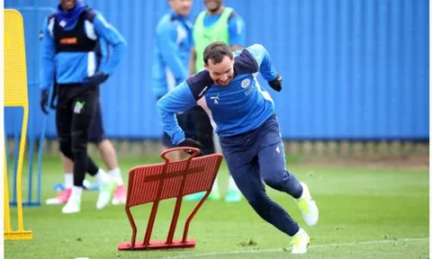 Vừa trở về, dàn sao của Leicester đã làm loạn