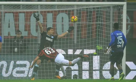 Cutrone dùng tay ghi bàn vào lưới Lazio, Milan tiếp tục mạch hồi sinh