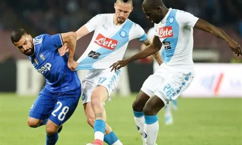 Higuian lập cú đúp vào lưới Napoli, Juventus hẹn gặp Lazio tại chung kết