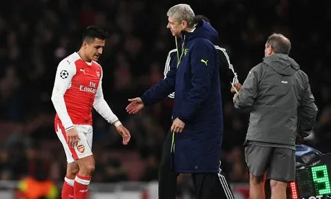 Wenger: Hãy là đàn ông, đừng đổ lỗi!