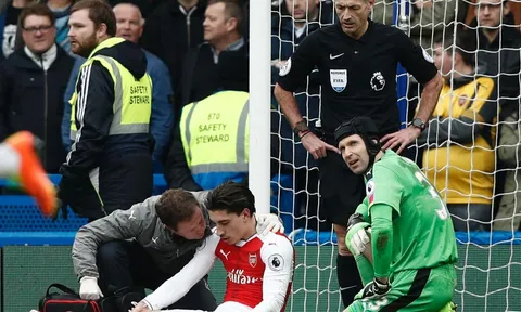 Wenger vẫn còn 'tức tưởi' vì trận thua Chelsea