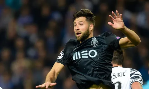 'Xem giò' Felipe Monteiro, ngôi sao sắp về Real Madrid
