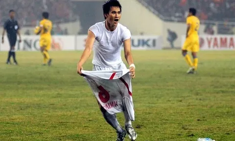 Xem lại bàn thắng lịch sử của Công Vinh tại AFF Cup 2008