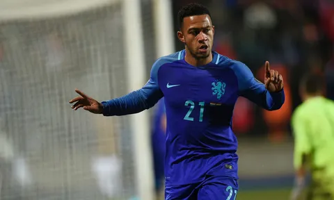 Xem Memphis Depay thi triển tài nghệ trước Italia