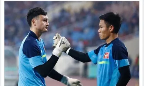 Thủ môn Văn Lâm động viên Nguyên Mạnh sớm bình phục