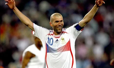 Zidane - tiền vệ tài hoa bậc nhất đầu TK 21