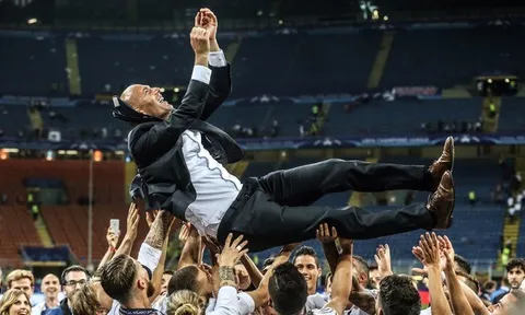 Zinedine Zidane: HLV bình thường ấy ẩn chứa sự phi thường