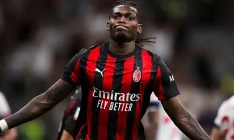 Tin đồn chuyển nhượng sáng 3/5: Arsenal nhận đề nghị mua Rafael Leao; Liverpool chốt giá Beukema